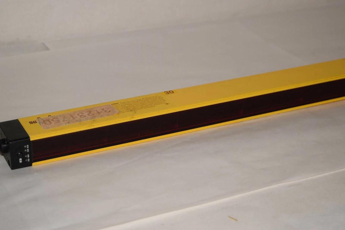 Used STI MS46-30-1045-R-FP-FD2 70158-1566 Range 0.3-9m Safety Light Curtain