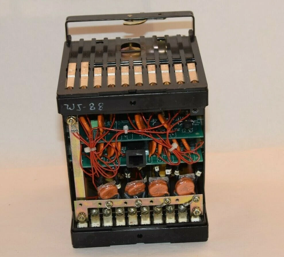 Used GE GENERAL ELECTRIC MDP201A2A 48/125VDC 5A 50/60Hz Voltage Relay