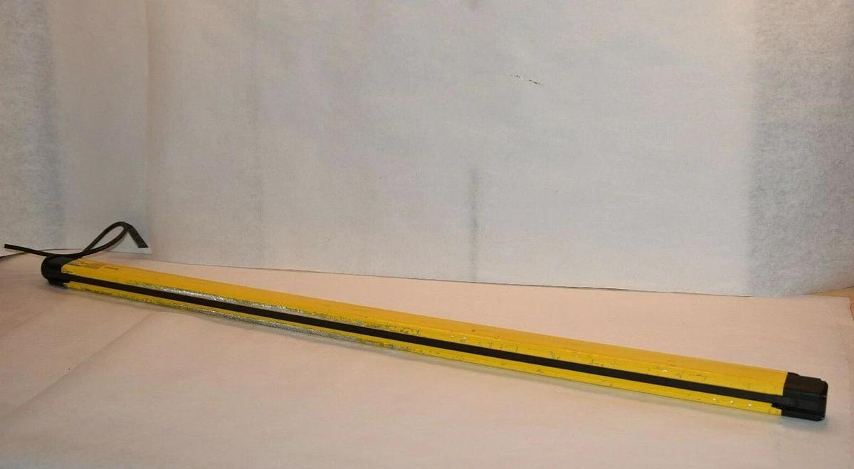 Used KEYENCE LIGHT CURTAIN RECIVER GL-R48H-R GLR48H R  GLR48H R