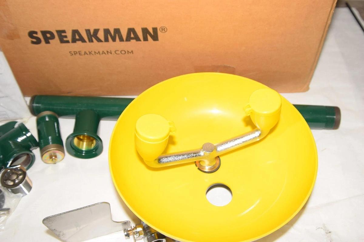 Speakman Safety EyeSaver Pedestal Mounted Eye/Face Wash SE-496 (NEW)