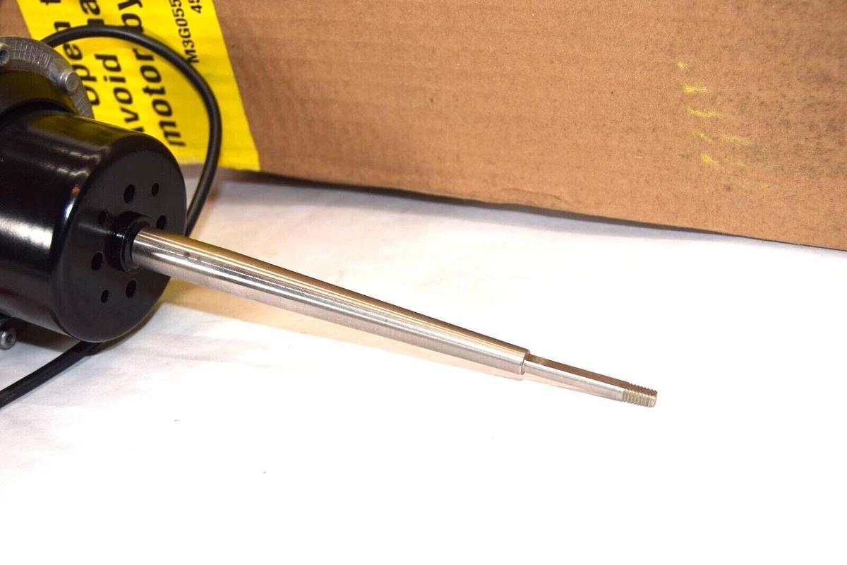 (NEW) EBMPAPST M3G055-CF27-33 , M3G055CF2733 230V 50/60Hz 0.82A Axial Fan