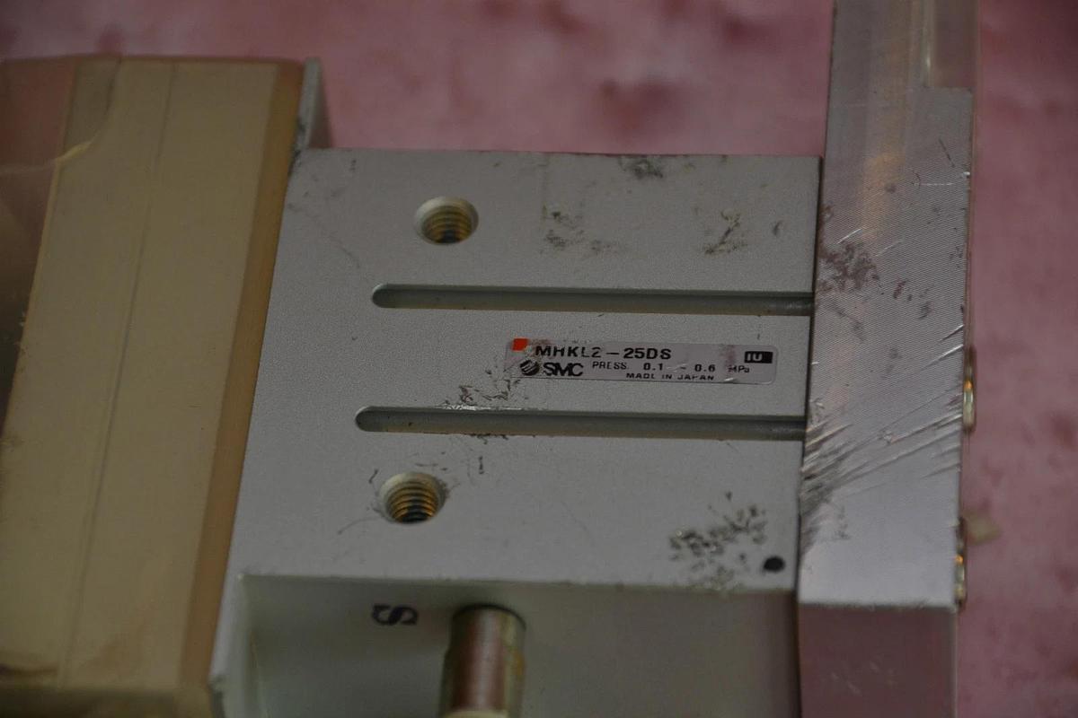 Used SMC CYLINDER MHKL2-25DS MHKL225DS MHKL2 25DS