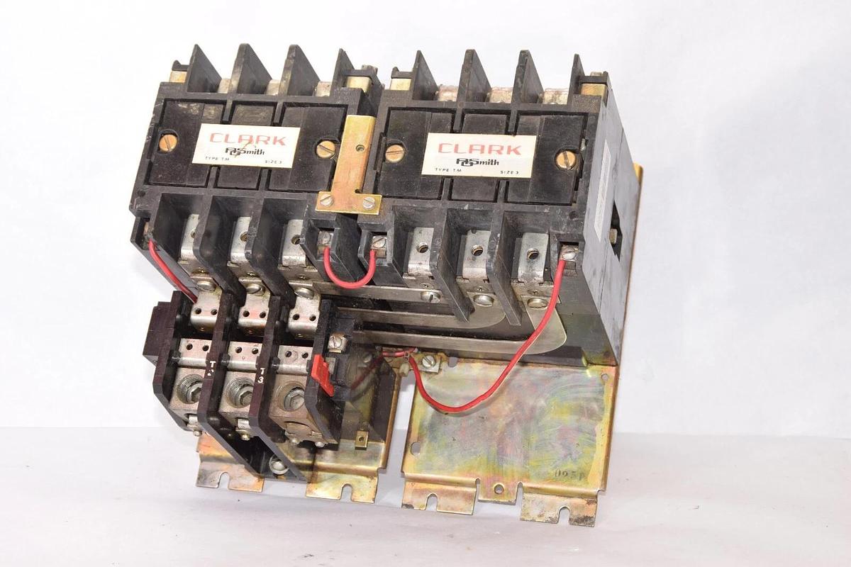 Used CLARK AOSmith T30U033 TM Size 3 3Ph Reversing Starter 120V Coil