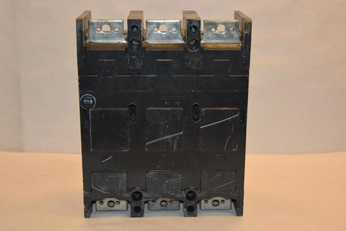Used GE TJD422250 250A 240Vac 250Vdc 2 Pole Industrial Circuit Breaker