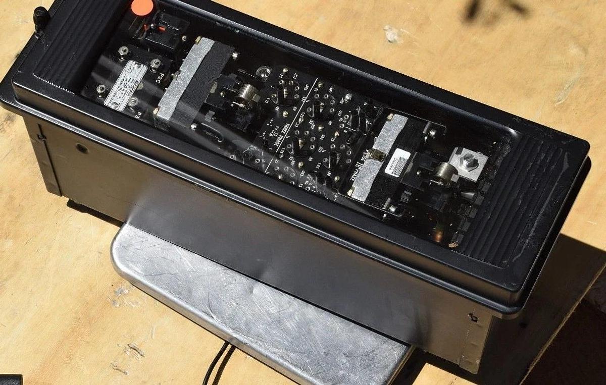 Used WESTINGHOUSE KD-10 Distance Relay 719B195A16 120V .18-3.7 Ohms