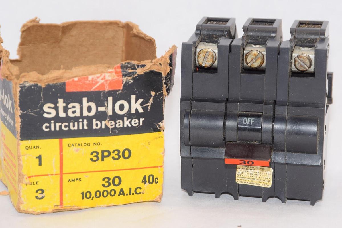 (NEW) FPE 3P30 30A Amp Stab-Lok Circuit Breaker *Cracked*