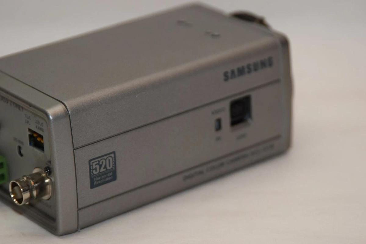 Used SAMSUNG SCC-131B Digital Color 520 Horizontal Resolution 24V 3W Security Camera