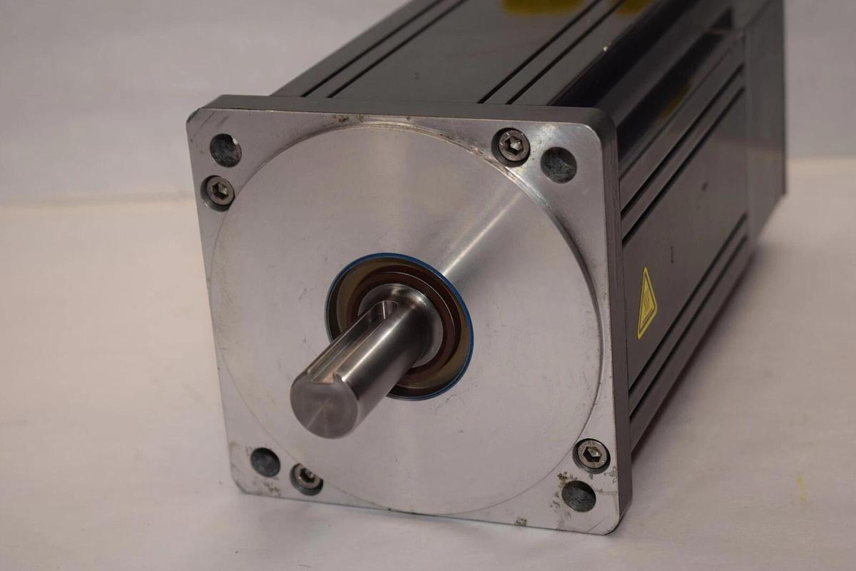 PARKER MPC1141X-117621 Servo Motor 3ph 460v 3.4hp 2.5kW MPC1141X117621 A (NEW)