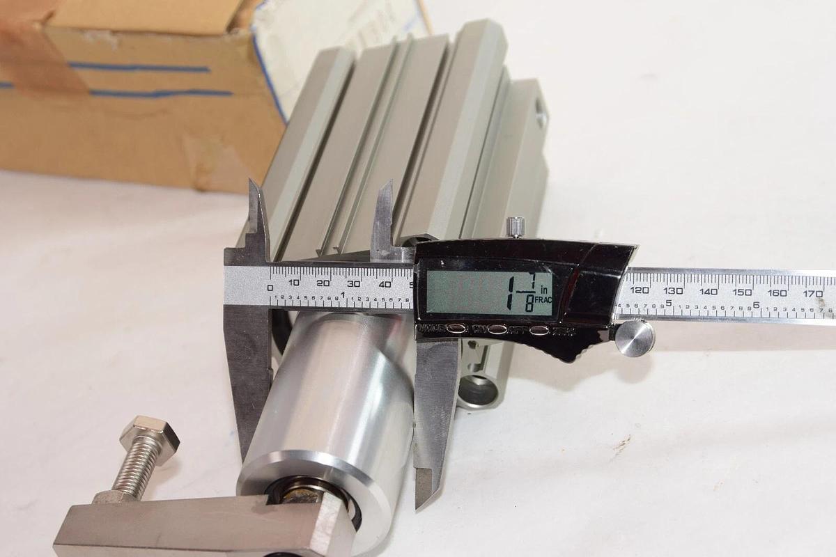 (NEW) SMC MKB63-50L Rotary Clamp Cylinder