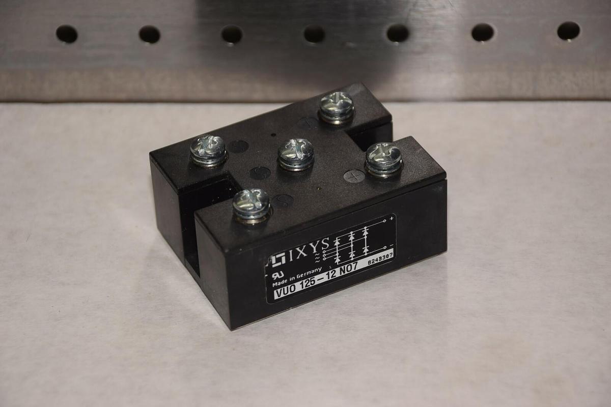 NEW IXYS VU0 125-12 N07 VU0125-12N07 MODULE