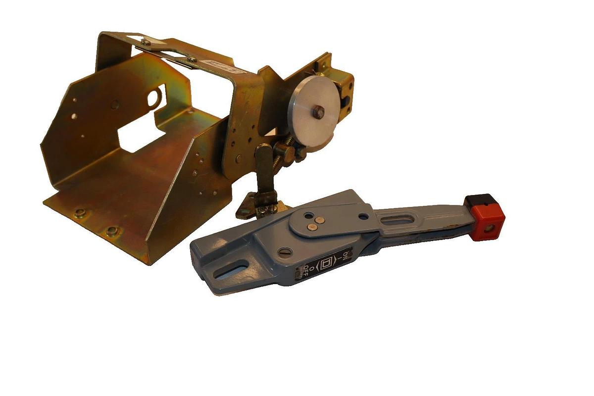 Used Square D Breaker Disconnect 9422RP1 Series B Cabinet Handle Operating Mechanism