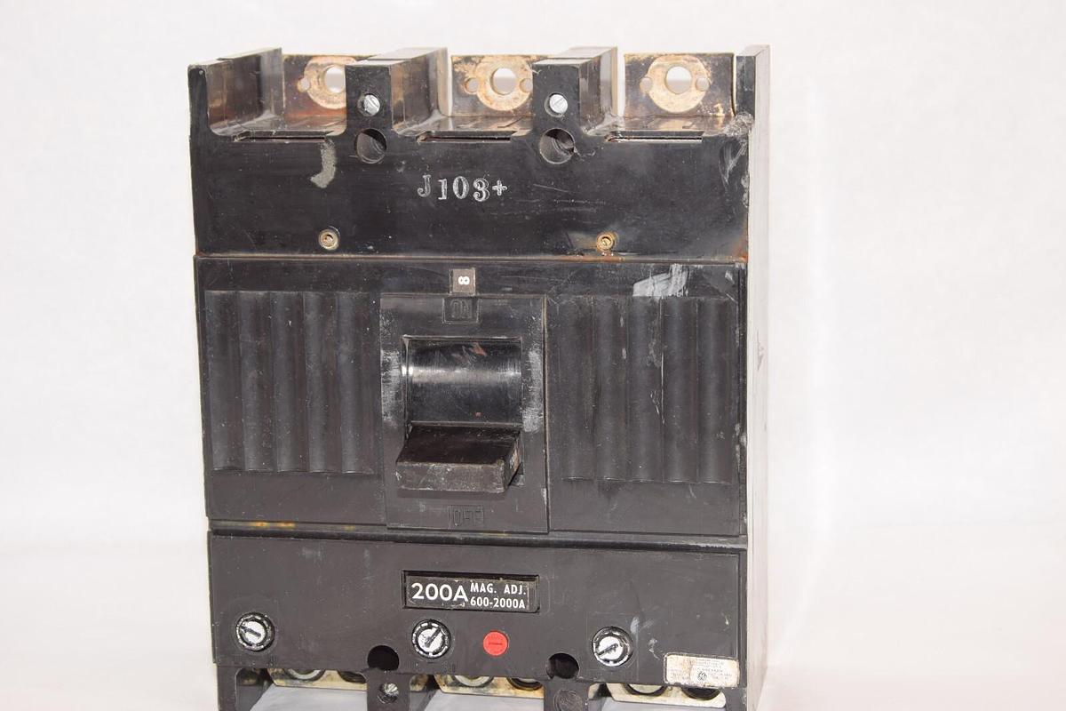 Used GE / GENERAL ELECTRIC E1159L-R 225A Circuit Breaker 3P 600Vac W/ 200A Trip *Chip