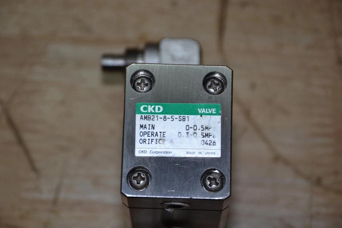 Used CKD AMB21-8-5-SB1 AMB2185SB1 0-0.5MPa PNEUMATIC VALVE