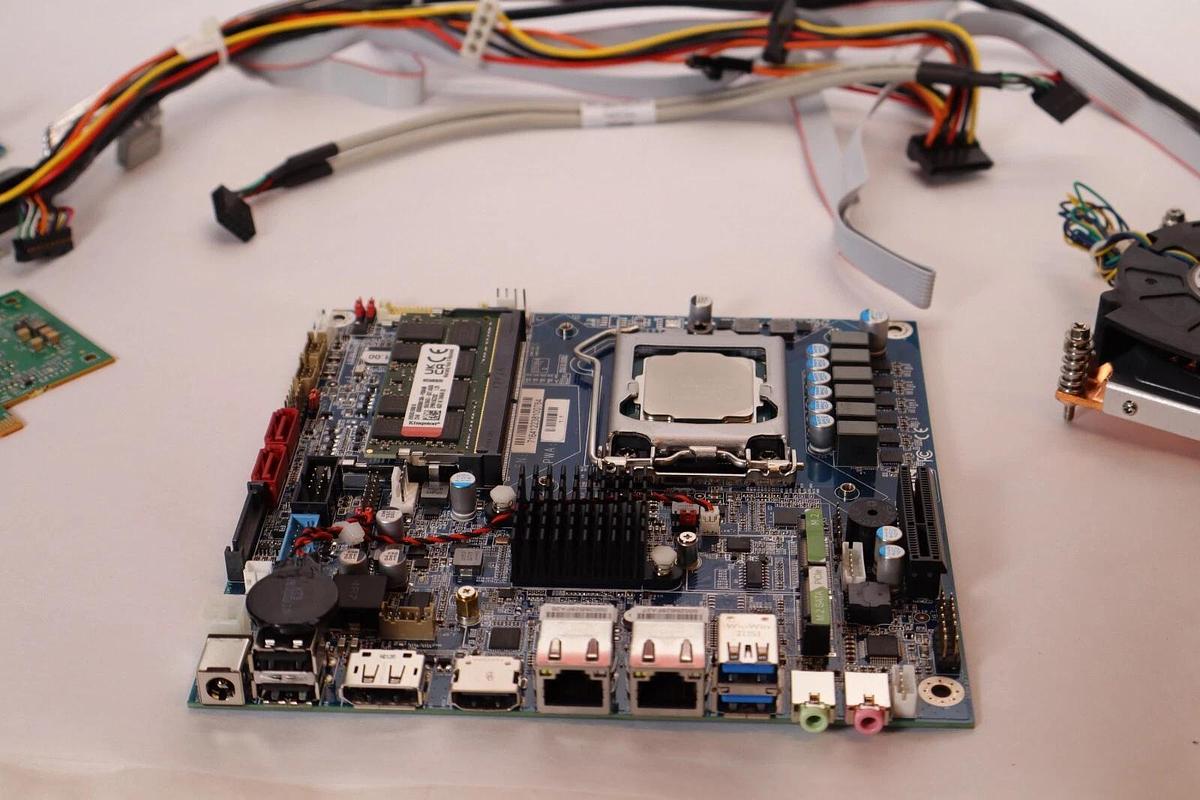 Used SIEMENS / FOXCONN PWA: 1.1 , PEXP16-RX1 , PCIE CAN , KVR26S19D8/16 Motherboard