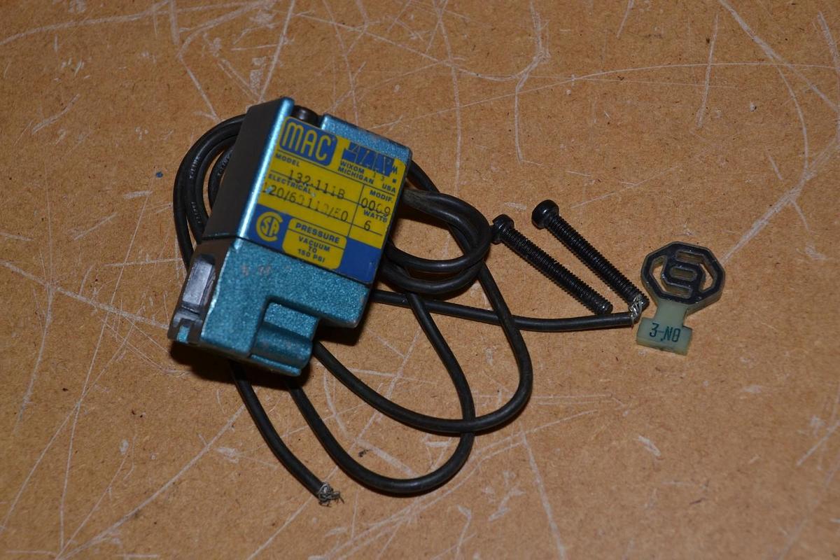 MAC VAVLES 132-111B 132111B 120/60 110/50 6W SOLENOID VAVLE NEW
