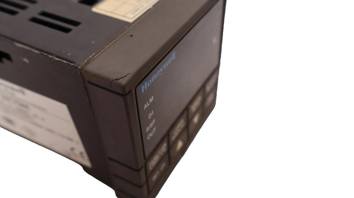 Used Honeywell Temperature Controller UDC3300 DC330B-K0-100-10-000000-00-0 (AS IS)