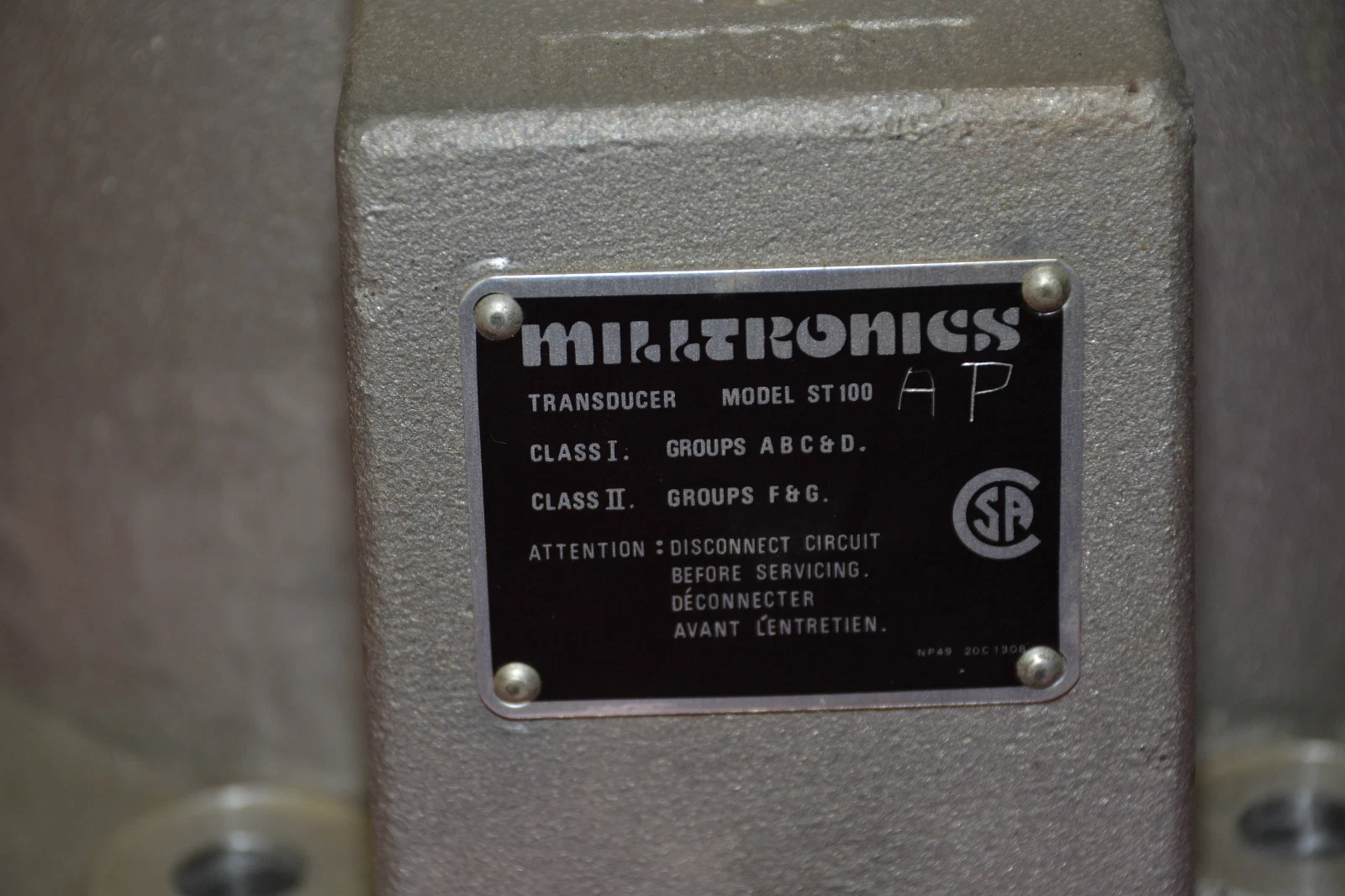 Used MILLTRONICS TRANSDUCER ST 100 AP ST-100-AP ST100AP