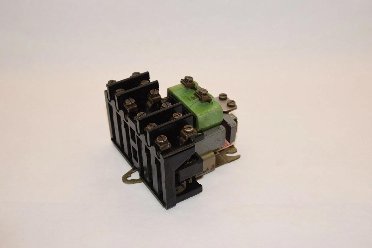 Used GENERAL ELECTRIC CR2810A14DE CR28 110V Coil Machine Tool Relay