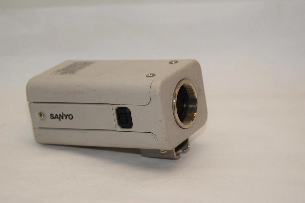 Used SANYO VCB-3324 VCB3324 B/W CCD 24V 60Hz 2.6W Security Camera