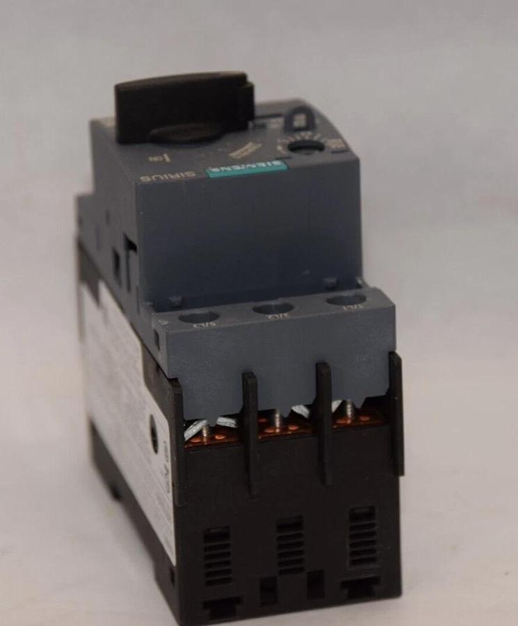 Used SIEMENS 3RV2021-1JA10 , 3RV20211AJ10 7-10A Circuit Breaker *missing cover* 4011209902909