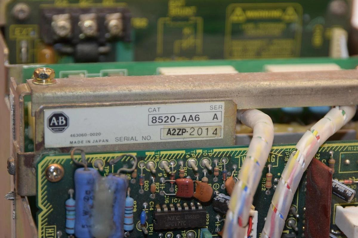 Used ALLEN BRADLEY 8520-AA6 8520AA6 EM862942*1 Series A Servo Drive