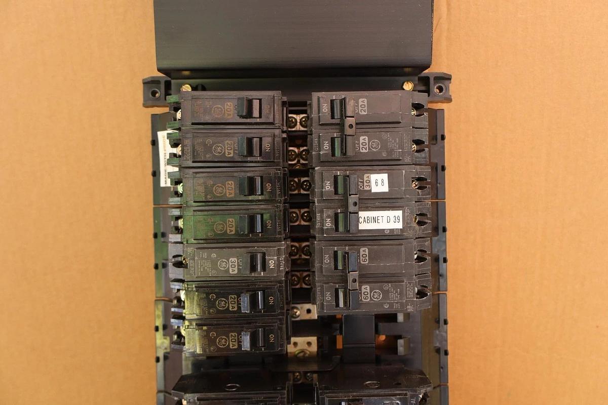 Used General Electric GE 225Amp 3Ph Main Lug Panelboard Back Plate Panel Interior