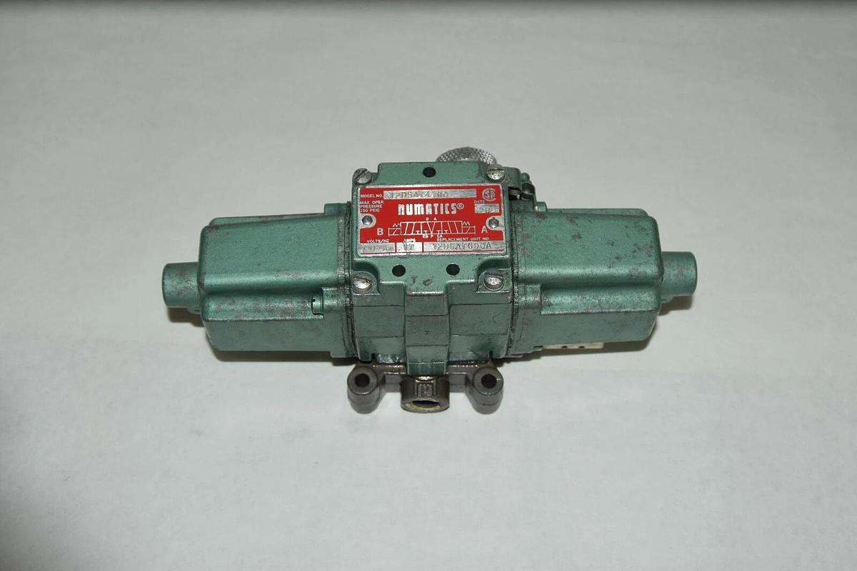 Used NUMATICS 12DSA7410A 12DSA7000A 120V .17A 50/60Hz Solenoid Control Valve