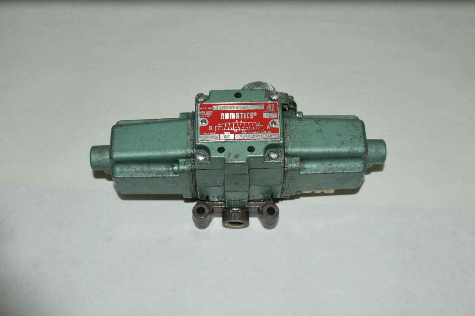 Used NUMATICS 12DSA7410A 12DSA7000A 120V .17A 50/60Hz Solenoid Control Valve