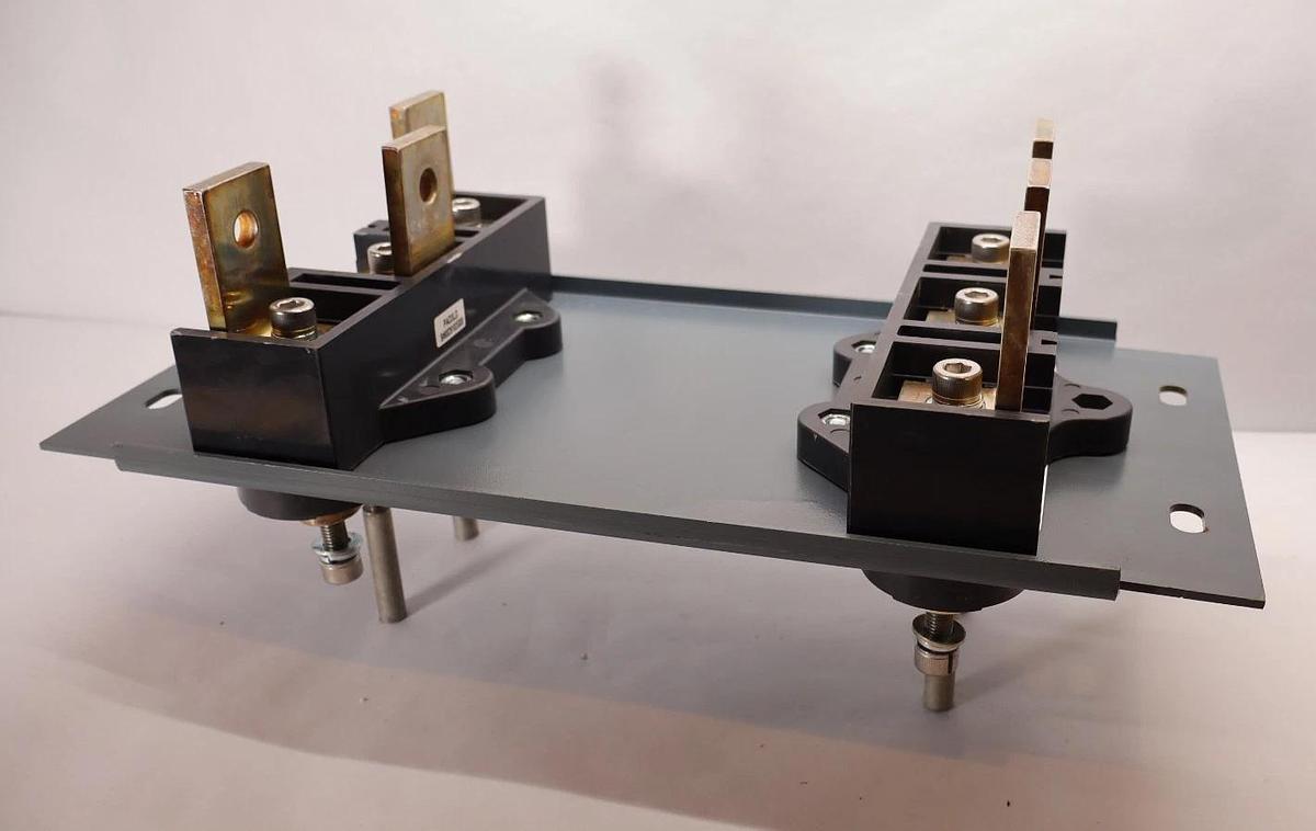 Used EATON Cutler Hammer Plug in Back Adapter L Frame Breaker 3p PAD3LD 68D9102G08