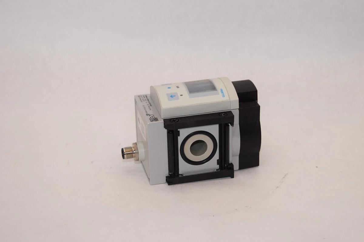 Used FESTO SFAM-62-5000L-M-2SV-M12 15-30Vdc Flow Sensor
