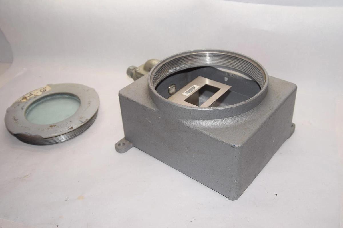 Used APPLETON 8"x9.5"x4.5"  Explosion Proof Enclosure W/ Glass Cover Internal Cover