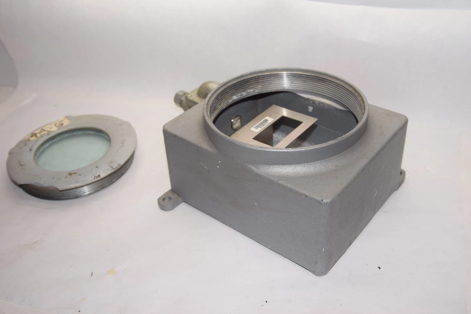 Used APPLETON 8"x9.5"x4.5" Explosion Proof Enclosure W/ Glass Cover Internal Cover