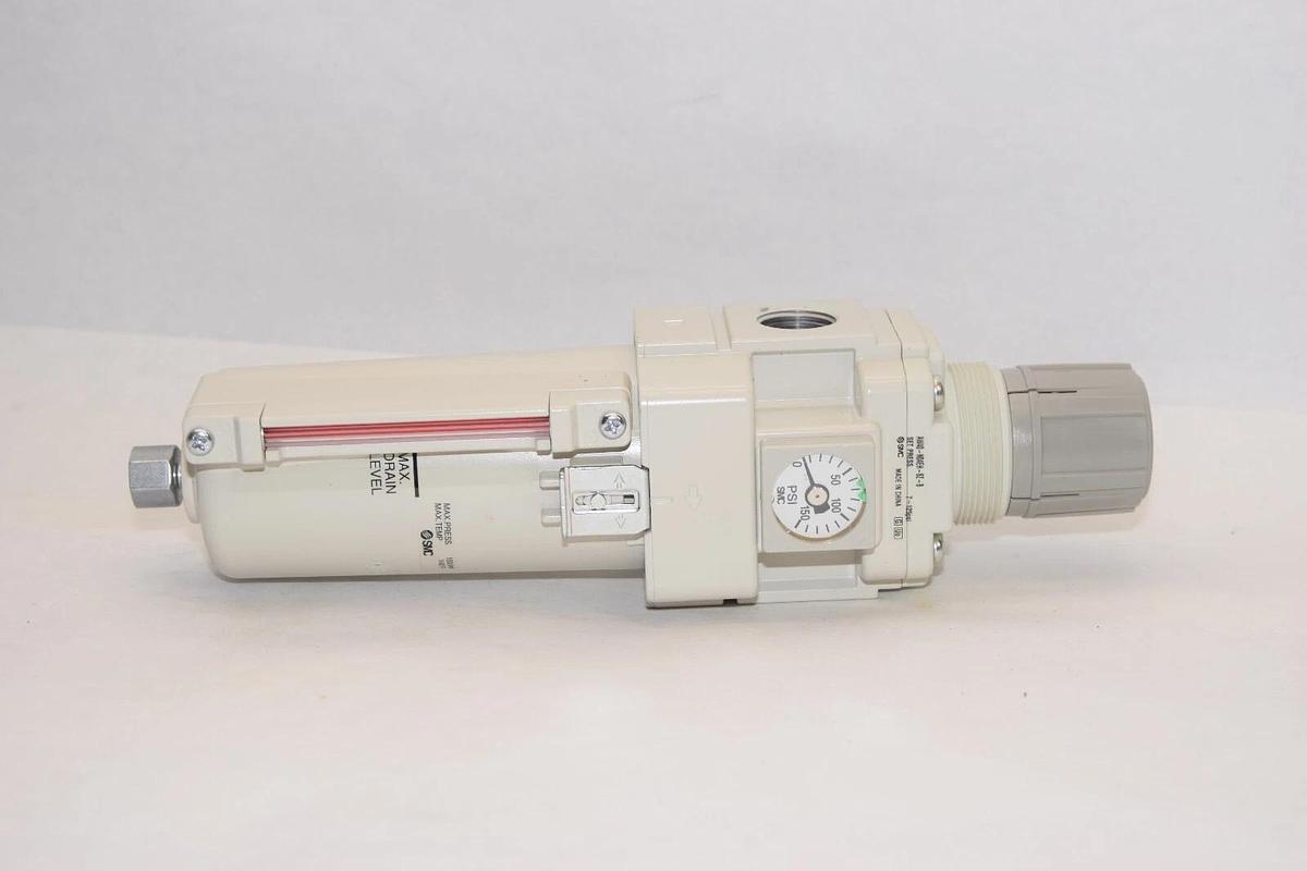 (NEW) SMC AW40-N04EH-8Z-B 7-125psi Filter / Regulator *No Retainer Nut*