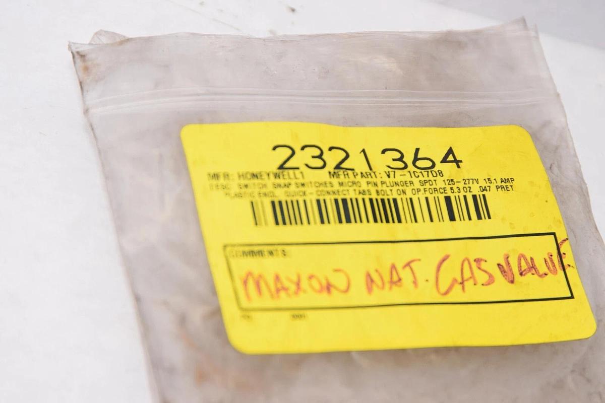 (NEW - Lot of 19) HONEYWELL V7-1C17D8 125-277V 15.1Amp Plunger Snap Switch