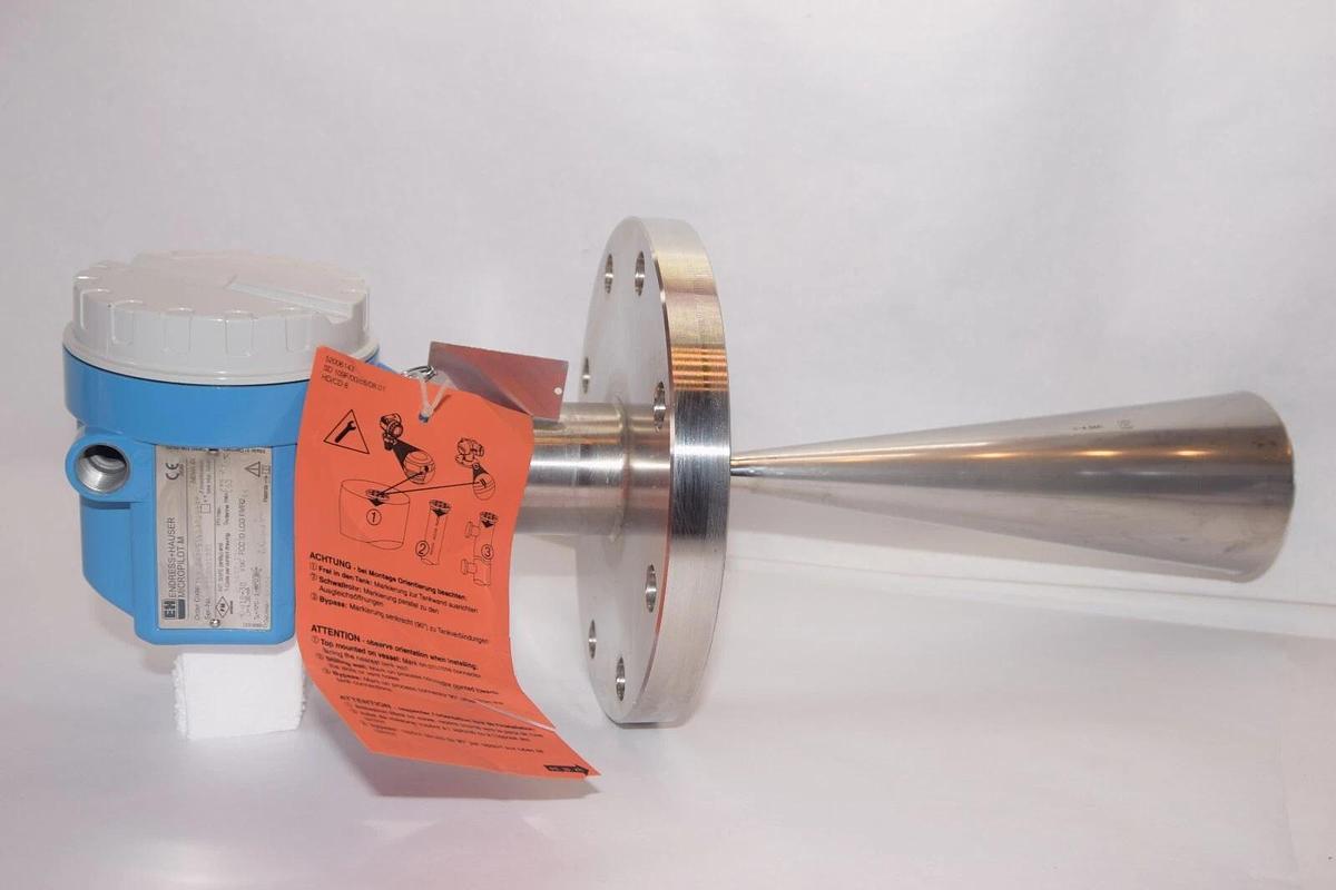 ENDRESS + HAUSER Level Radar Micropilot FMR240 FMR240-S5V1APJBA4Y 4" (NEW)