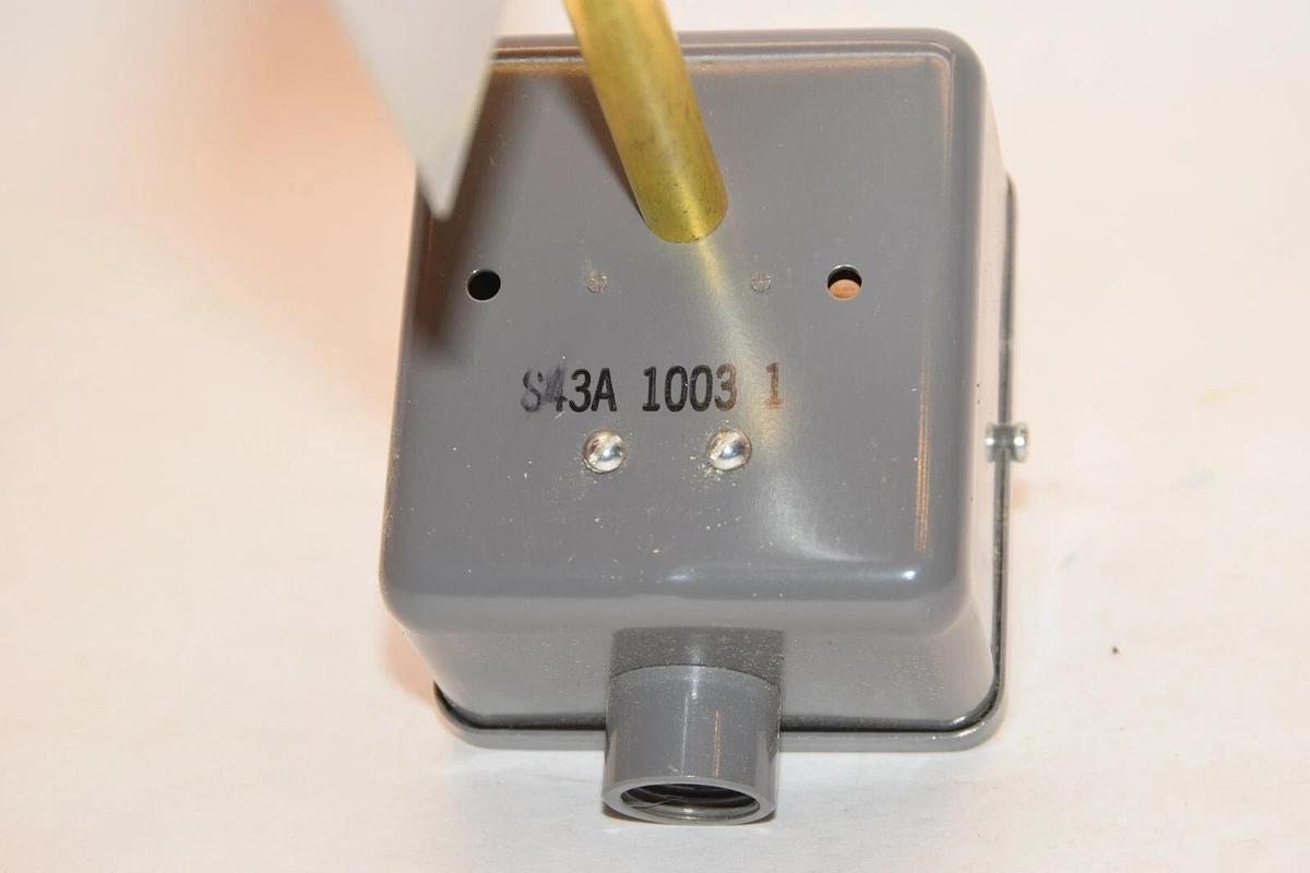 (NEW) HONEYWELL S43A 1003 1 S43A10031 120/240V 2 Wire Sail Switch