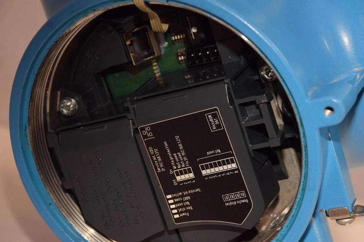 Used ENDRESS + HAUSER 8P3B15-2L93/0 , 1/2" DN15 Promass P 300 Flowmeter