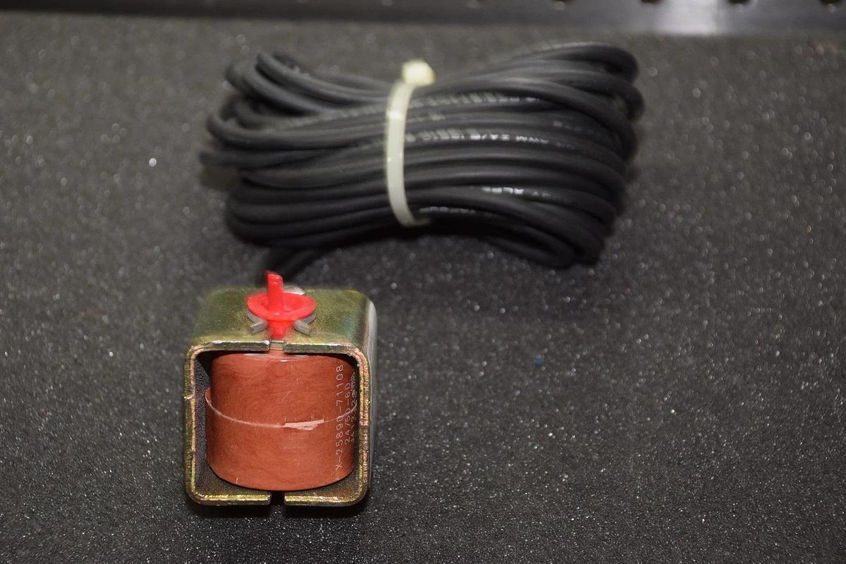 ALCO JOHNSON CONTROLS Coil Type DMF 02526384000  24vac 10w x-25890-71108 NEW