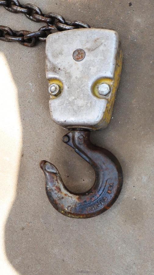 Used Yale 2 Ton Chain Hoist 4000lb 2010H083 C6T17NZ3D 460/380v 3ph 24" Chain