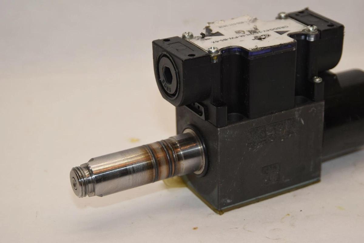 (NEW) CRS DG4V-3S-2N-M-FW-B5-6X CRSDG4V-3S-2N-M-FW-B5-6X Valve *Missing Coil*