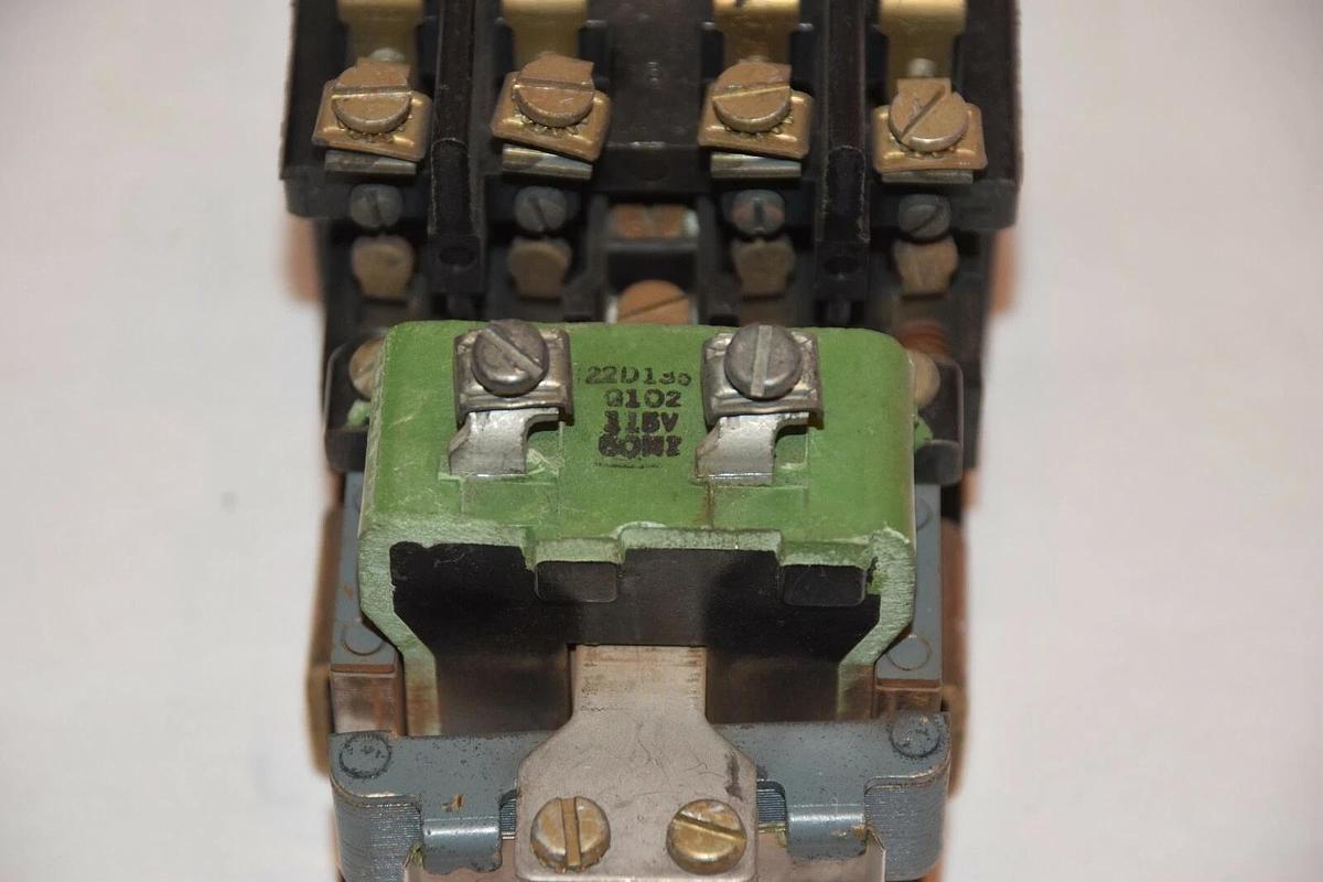 Used GE CR2810A14AG 600V 10A 115V COIL LIGHTING CONTACTOR