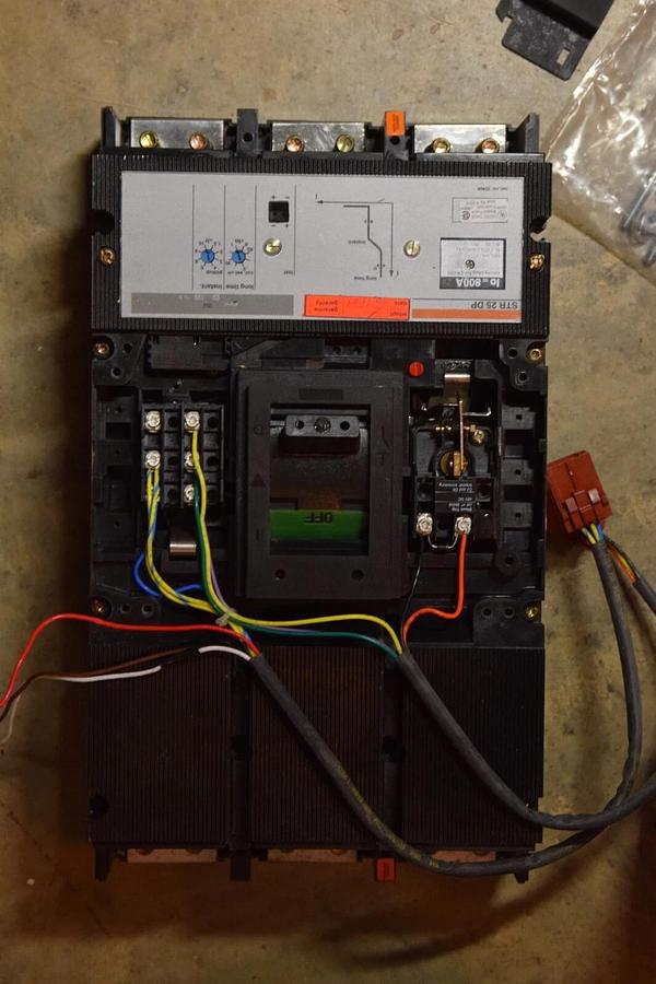 MERLIN GERIN 12-716072-61 800A Amp 3P Compact NS Circuit Breaker (NEW)