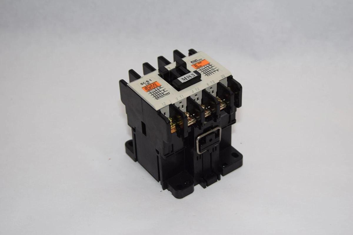 Used FUJI ELECTRIC SC-5-1 SC51 100/110V Coil Contactor