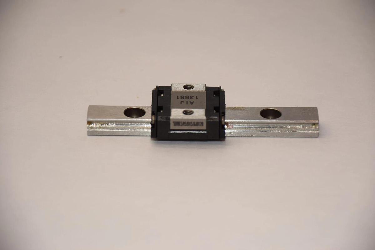 Used THK SRS9XS SRS 9XS Linear Slide Bearing