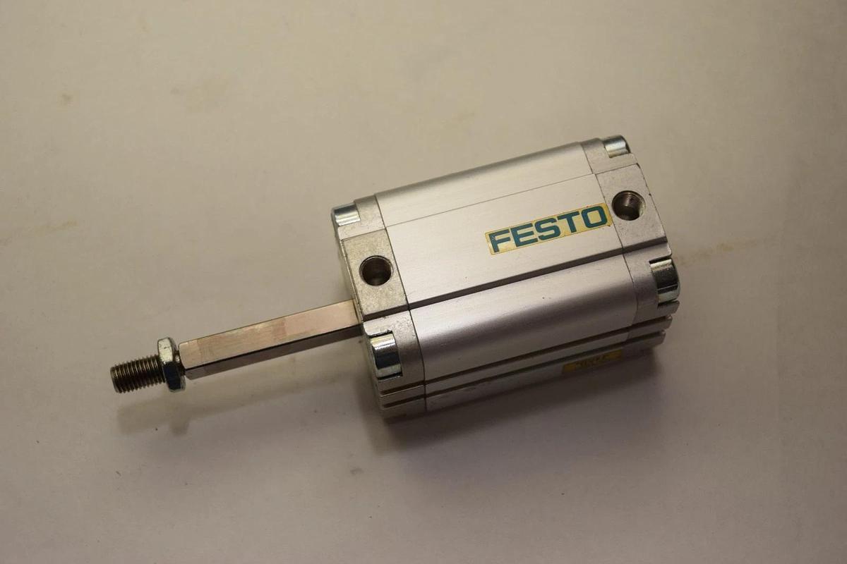 (New) FESTO ADVULQ-40-50-A-P-A PNEUMATIC COMPACT CYLINDER 156805