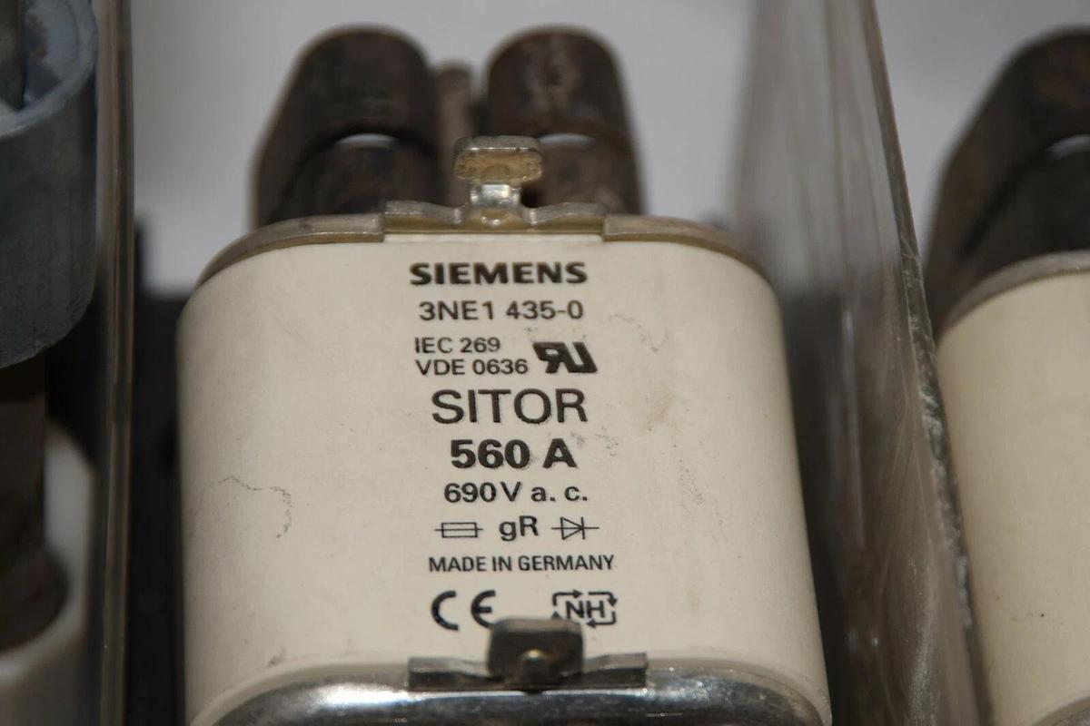 Used SIEMENS 630 Amp Switch Fusible Disconnect with fuse 3KL6130-1AB0  3KL61 30 1AB0
