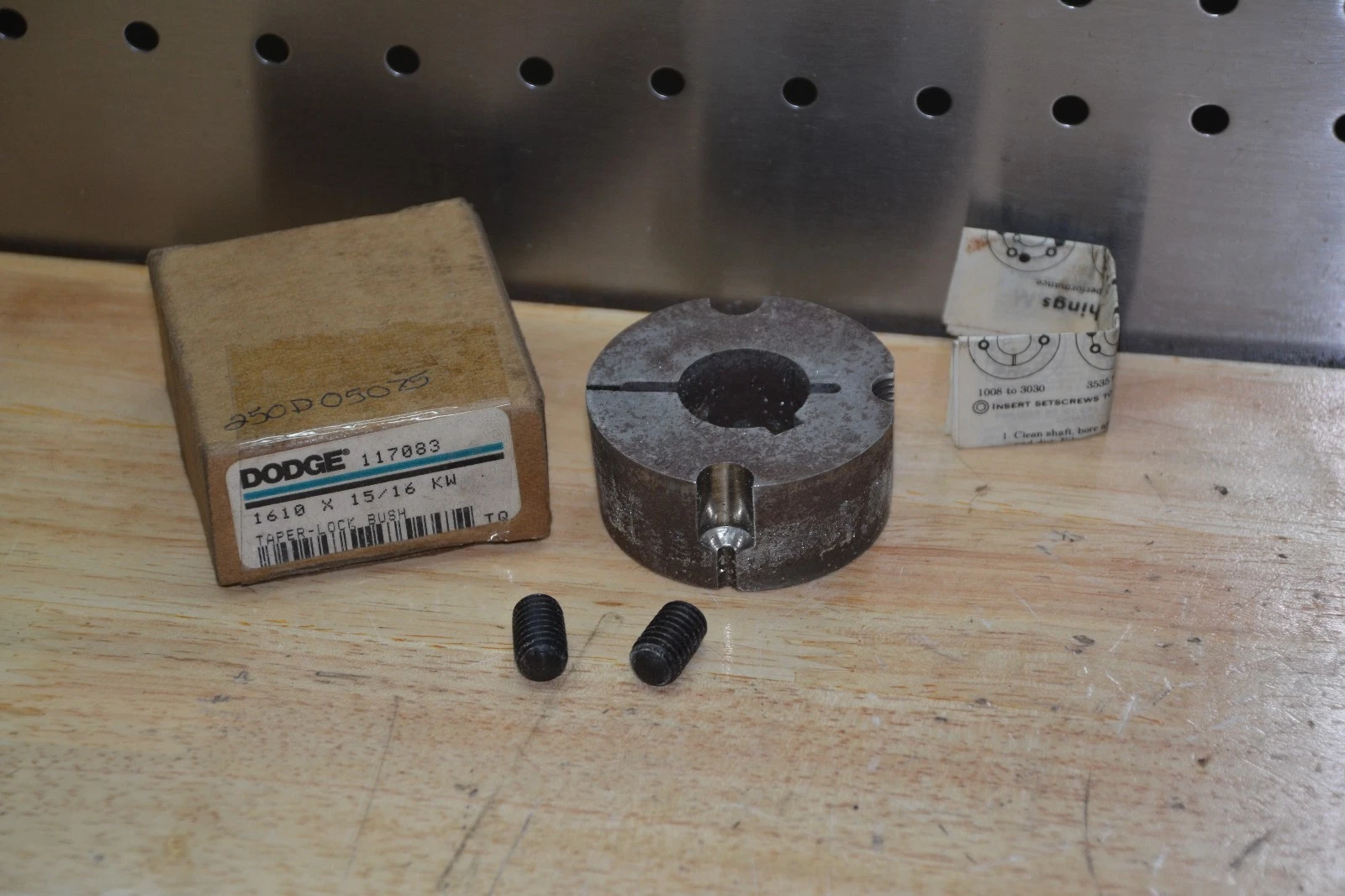 DODGE TAPER-LOCK 117083 1610 x 15/16 15/16" BORE TAPER LOCK BUSHING NEW