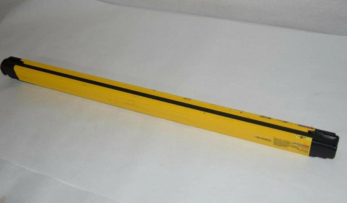 Used KEYENCE GL-R32H-T GLR32HT 24vdc 61mA Class 2 Transmitter Safety Light Curtain