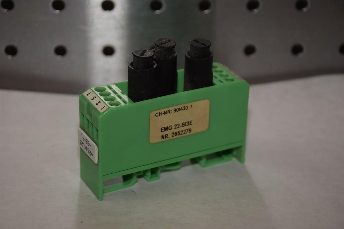 Used PHOENIX CONTACT EMG 22-SI3E 2952279 3 CARTRIDGE FUSE MODULE