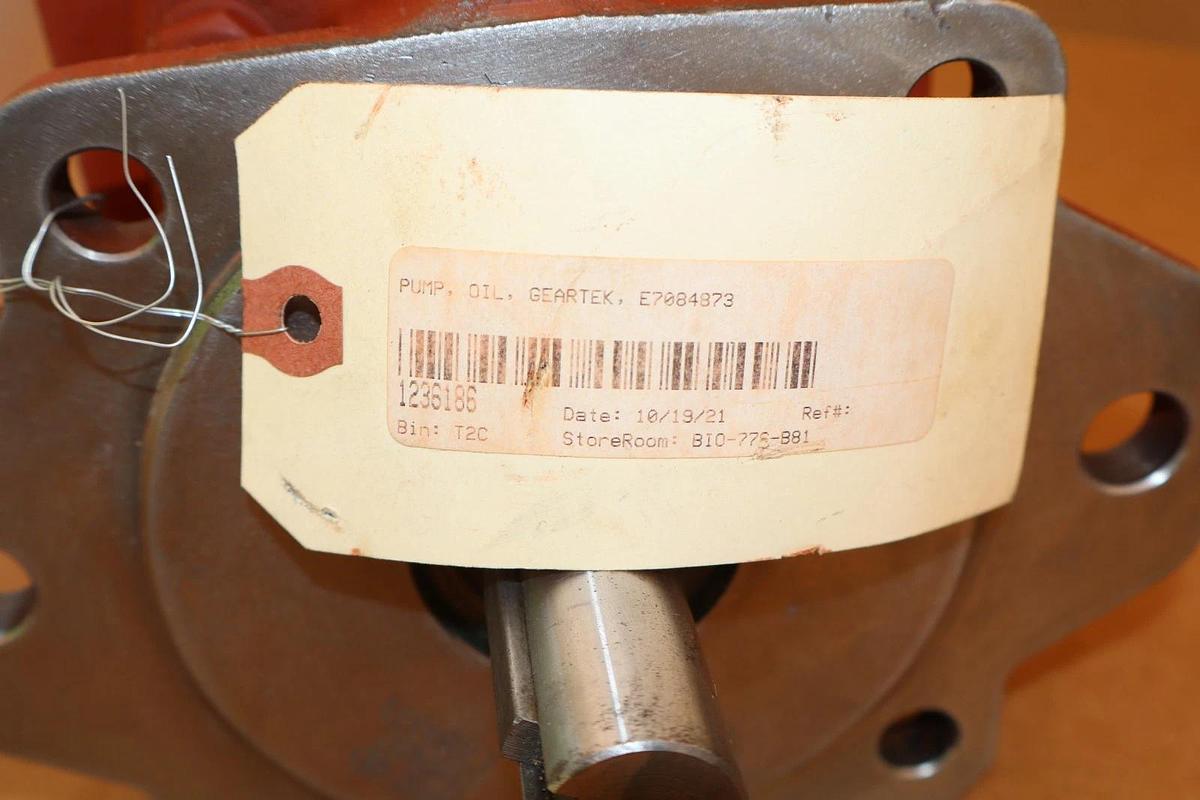 GearTek Hydraulic Gear Pump E7084873 6733386 GT7142 161964517 720894C 720898 NOS